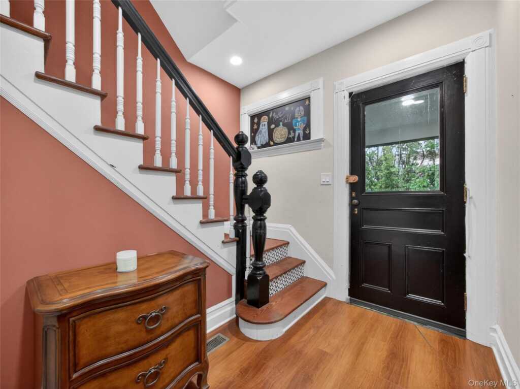 79 Lafayette Avenue, Suffern, NY 10901 - Photo 3 of 22