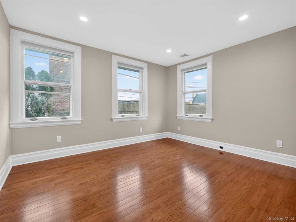 79 Lafayette Avenue, Suffern, NY 10901 - Photo 5 of 22