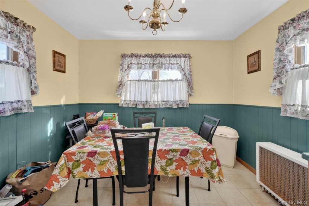 56 Lincoln Avenue, Pearl River, NY 10965 - Photo 11 of 22