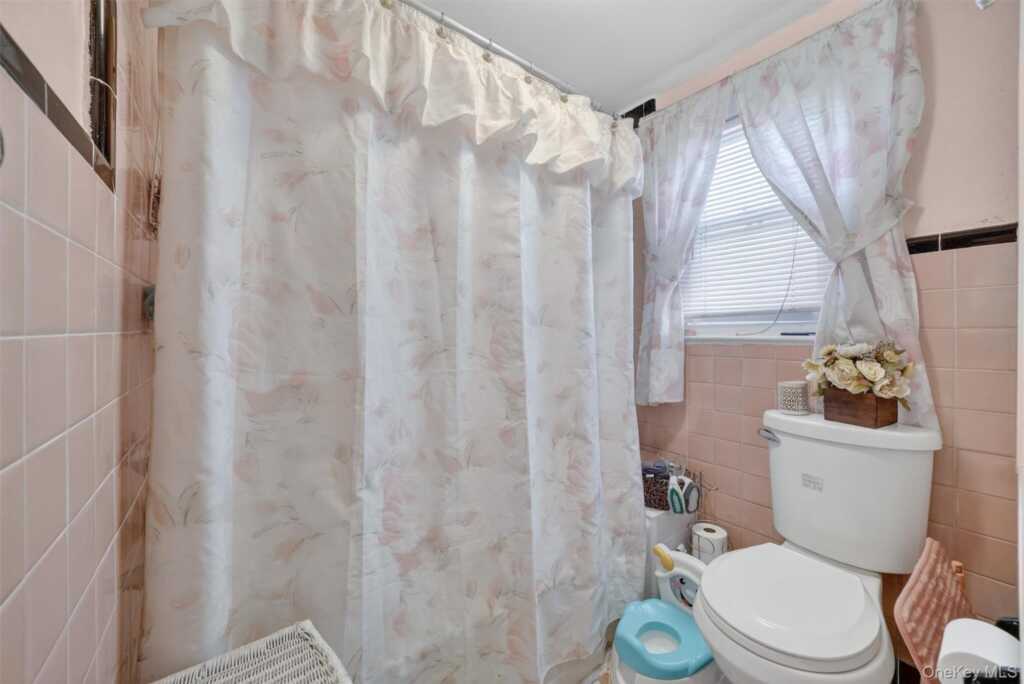 56 Lincoln Avenue, Pearl River, NY 10965 - Photo 15 of 22