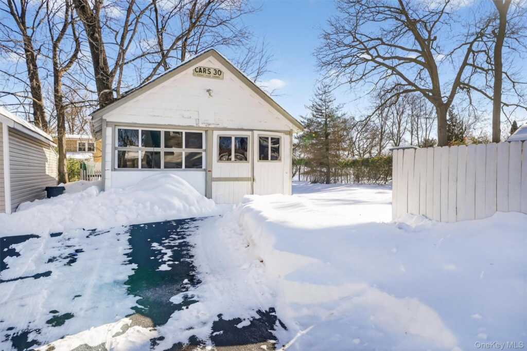 56 Lincoln Avenue, Pearl River, NY 10965 - Photo 19 of 22