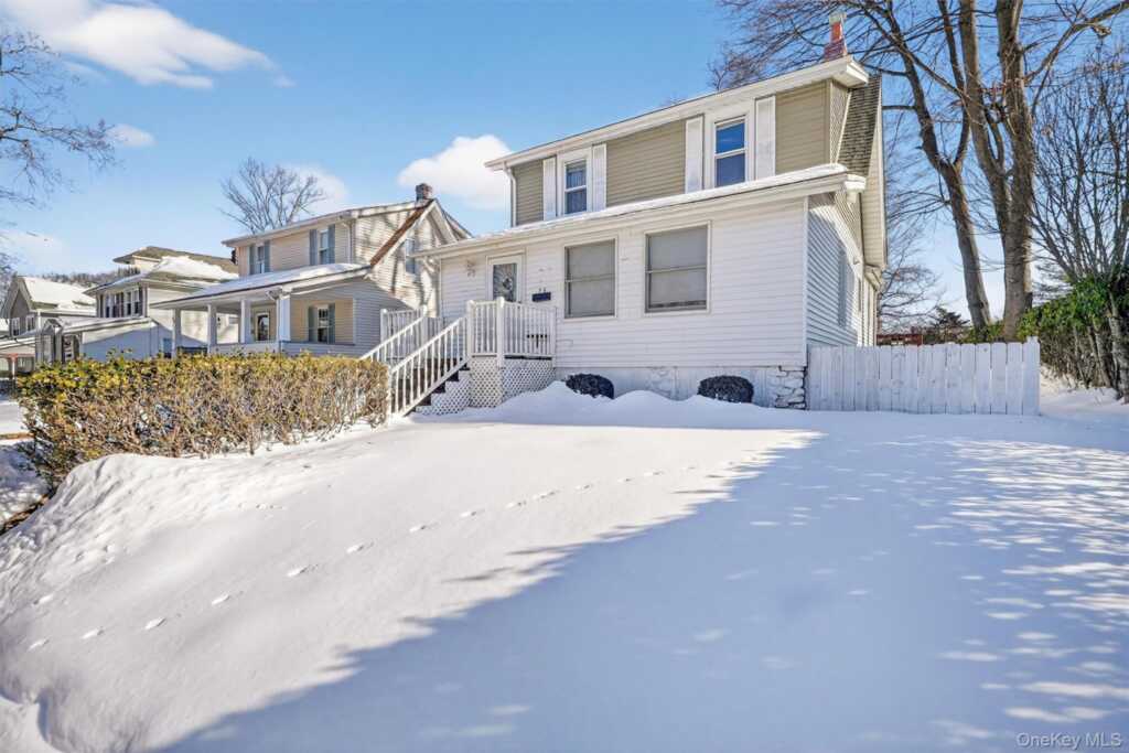 56 Lincoln Avenue, Pearl River, NY 10965 - Photo 3 of 22