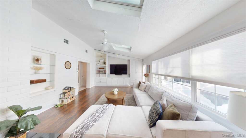 501 Spook Hollow Road, Nyack, NY 10960 - Photo 9 of 22