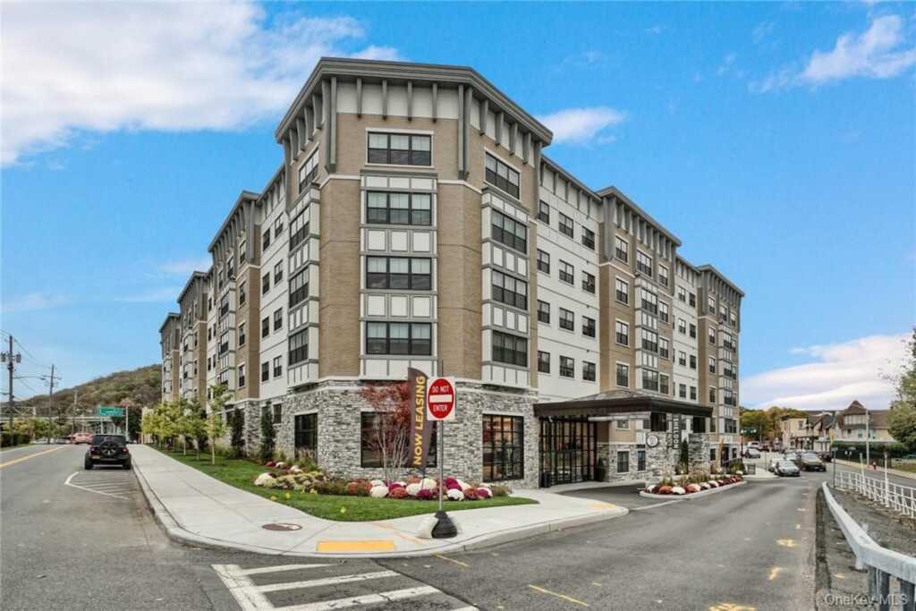 92 Blauvelt Way - The Sheldon, Unit #502, Suffern, NY 10901