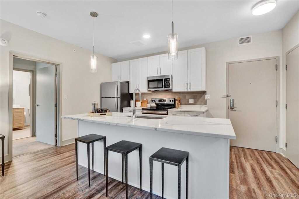 92 Blauvelt Way - The Sheldon, Unit #502, Suffern, NY 10901 - Photo 8 of 36