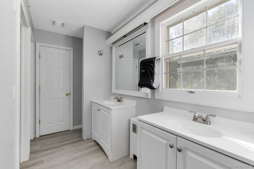 996 Haverstraw Road, Suffern, NY 10901 - Photo 16 of 50