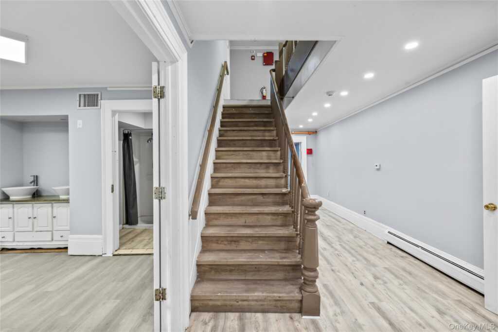 996 Haverstraw Road, Suffern, NY 10901 - Photo 18 of 50