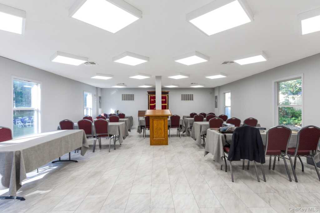 996 Haverstraw Road, Suffern, NY 10901 - Photo 36 of 50