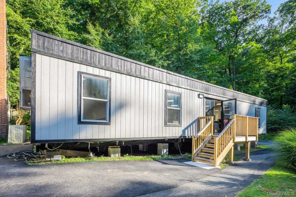 996 Haverstraw Road, Suffern, NY 10901 - Photo 42 of 50