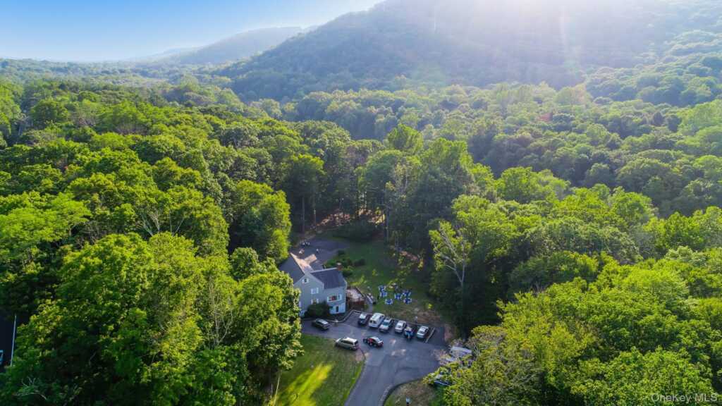 996 Haverstraw Road, Suffern, NY 10901 - Photo 46 of 50