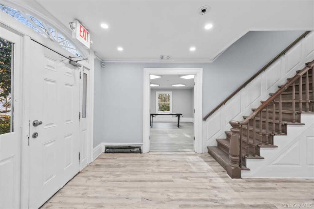 996 Haverstraw Road, Suffern, NY 10901 - Photo 9 of 50