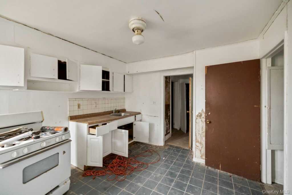 64 White Avenue, Nyack, NY 10960 - Photo 21 of 27