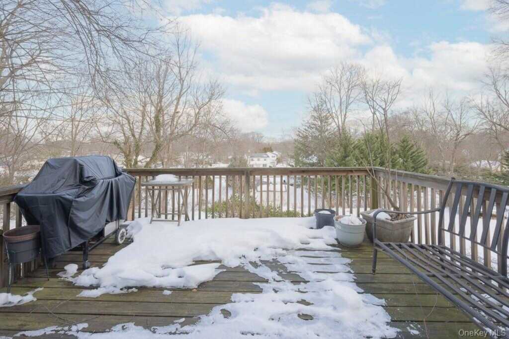 34 Mountainview Avenue, Pearl River, NY 10965 - Photo 10 of 31