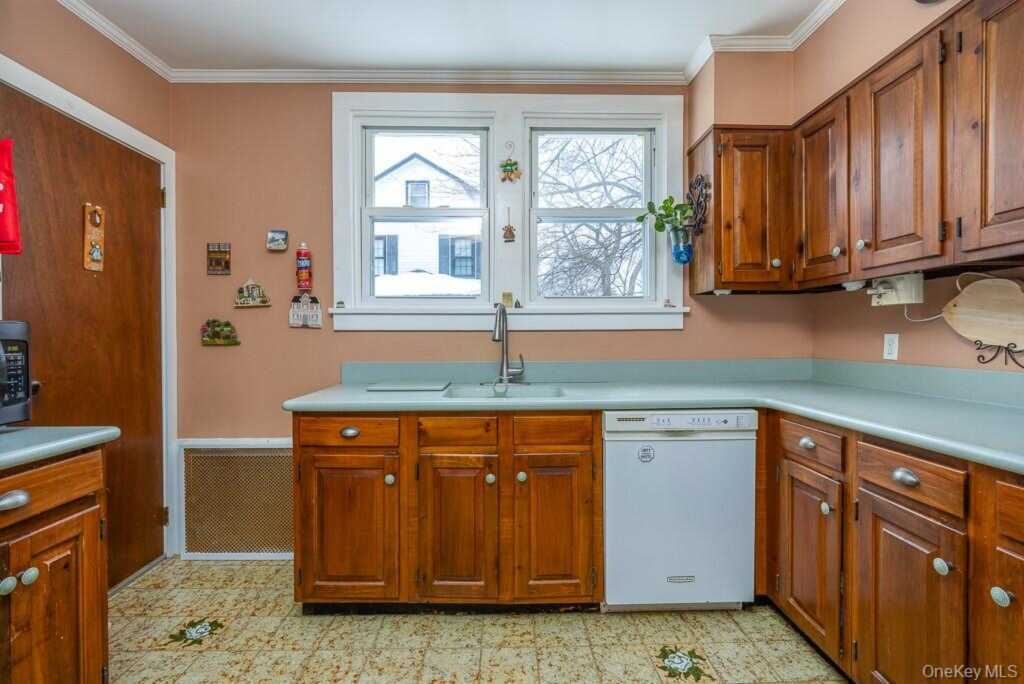 34 Mountainview Avenue, Pearl River, NY 10965 - Photo 18 of 31