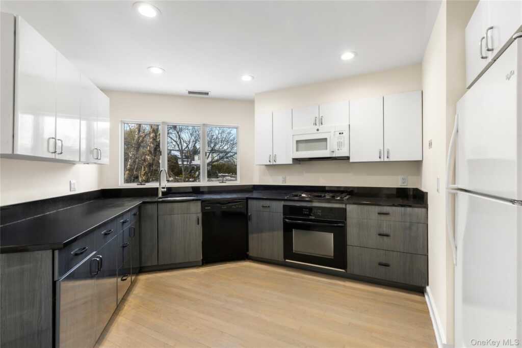 301 S Ridge Street, Unit #2, Rye, NY 10573 - Photo 5 of 14