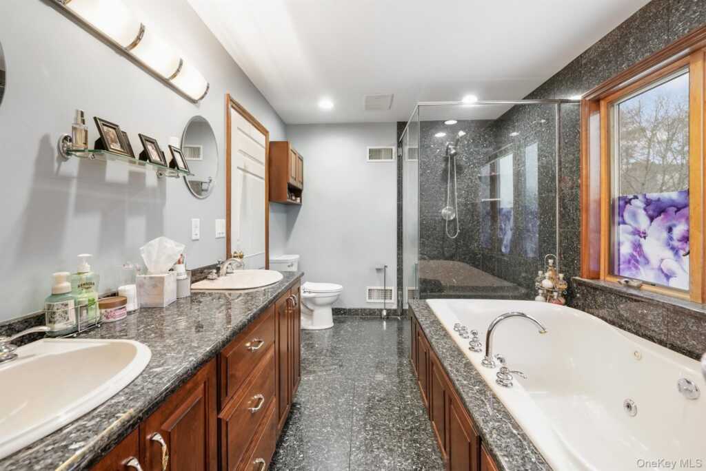 131 W Washington Avenue, Pearl River, NY 10965 - Photo 21 of 50