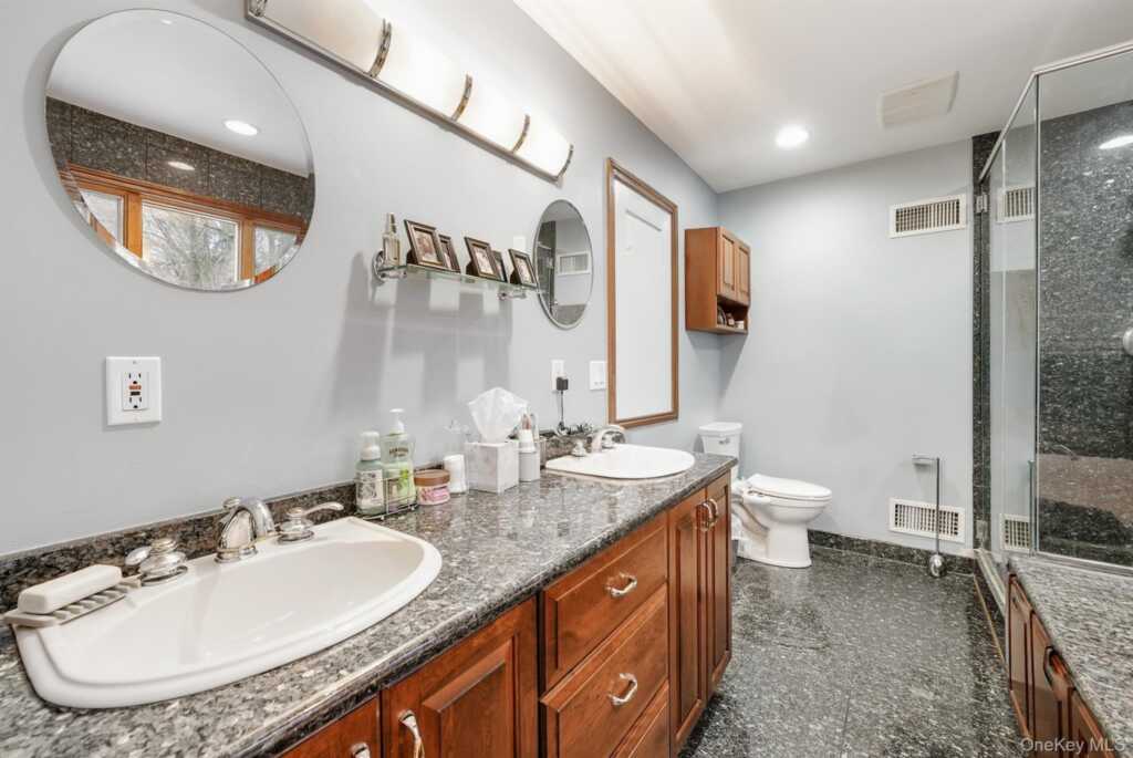 131 W Washington Avenue, Pearl River, NY 10965 - Photo 22 of 50