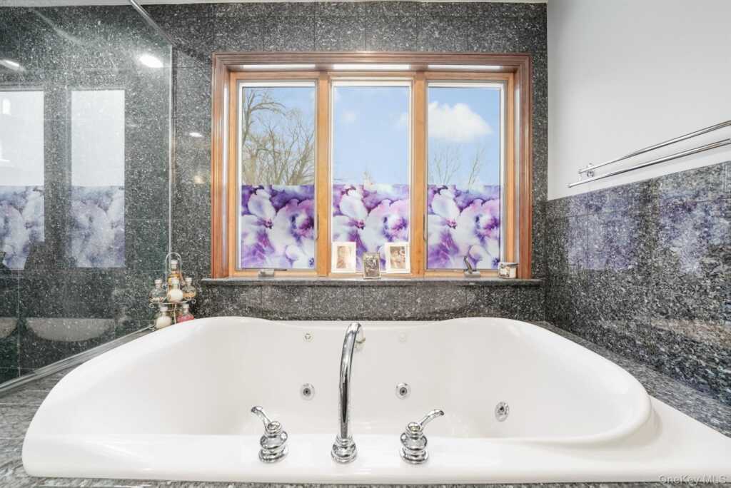 131 W Washington Avenue, Pearl River, NY 10965 - Photo 23 of 50