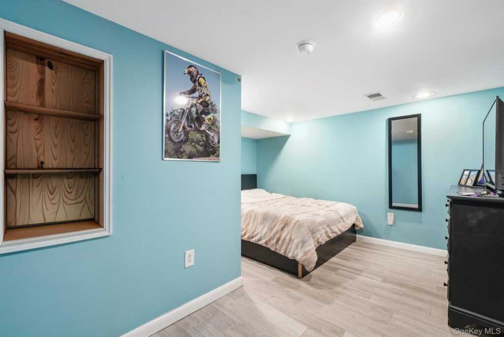 131 W Washington Avenue, Pearl River, NY 10965 - Photo 31 of 50