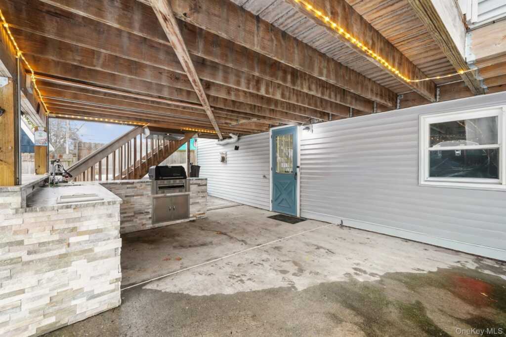 131 W Washington Avenue, Pearl River, NY 10965 - Photo 36 of 50