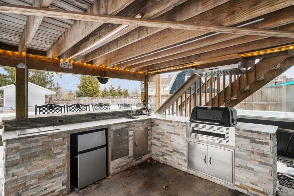 131 W Washington Avenue, Pearl River, NY 10965 - Photo 37 of 50