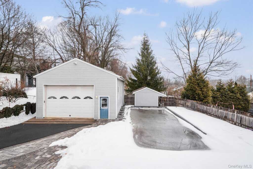 131 W Washington Avenue, Pearl River, NY 10965 - Photo 42 of 50