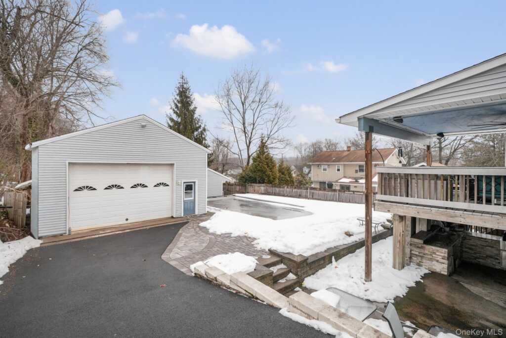 131 W Washington Avenue, Pearl River, NY 10965 - Photo 43 of 50