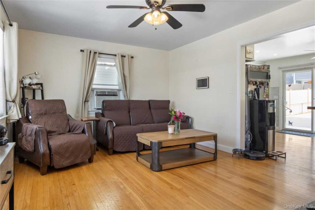 21 Highview Avenue, Rye, NY 10573 - Photo 2 of 22