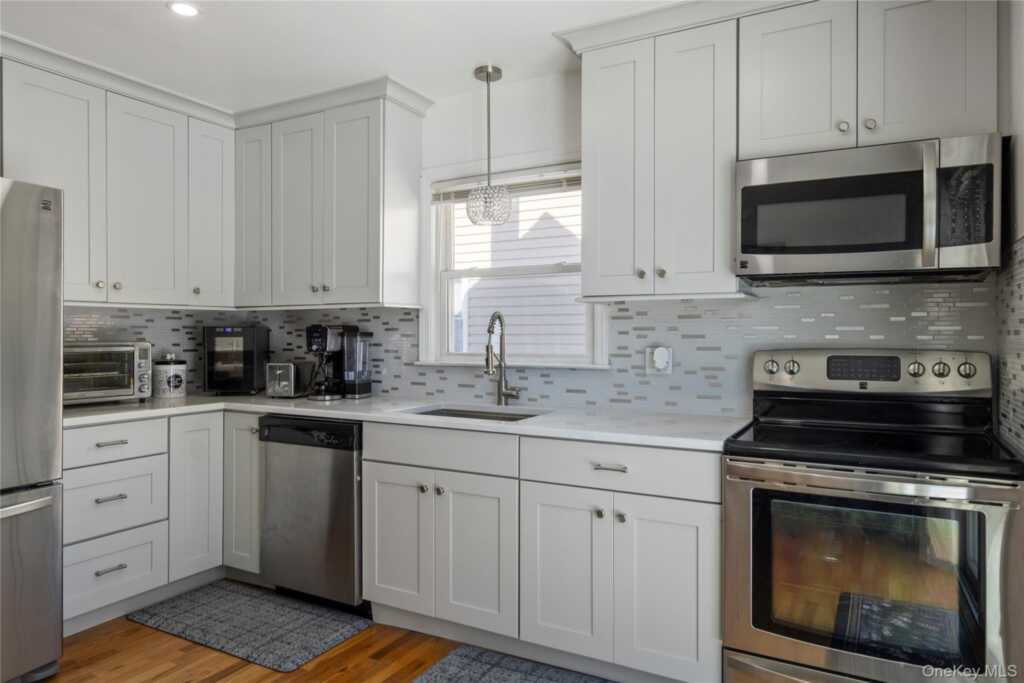 21 Highview Avenue, Rye, NY 10573 - Photo 6 of 22