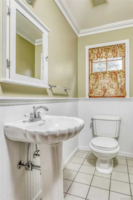 12 Canterbury Lane, Suffern, NY 10901 - Photo 10 of 33