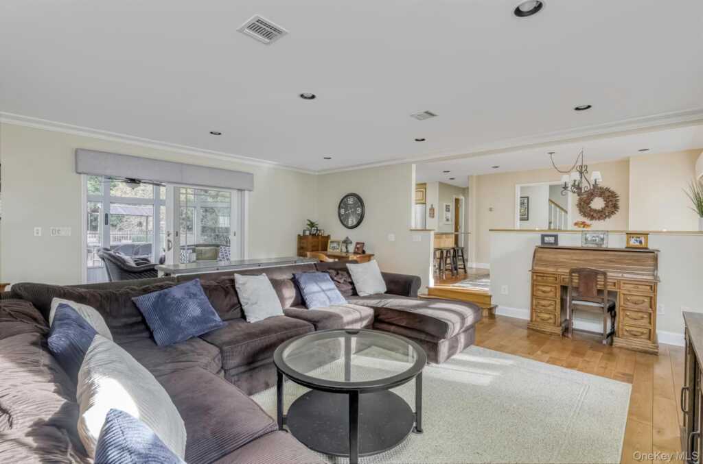 12 Canterbury Lane, Suffern, NY 10901 - Photo 11 of 33