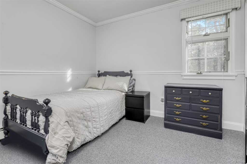 12 Canterbury Lane, Suffern, NY 10901 - Photo 18 of 33