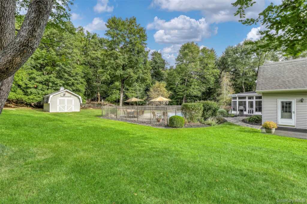 12 Canterbury Lane, Suffern, NY 10901 - Photo 26 of 33