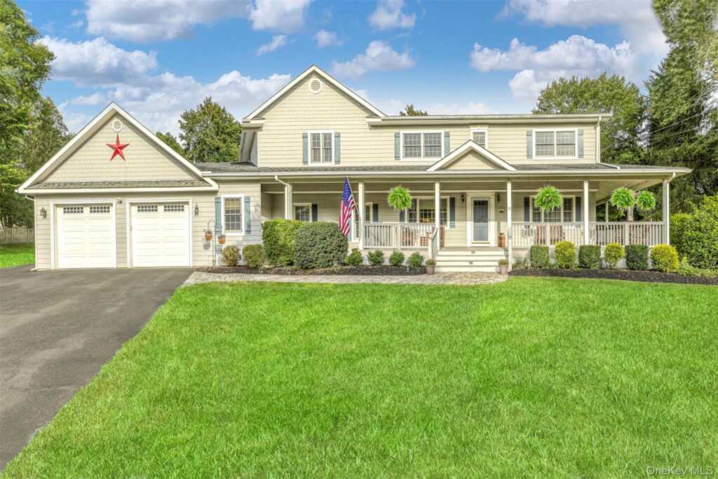 12 Canterbury Lane, Suffern, NY 10901 - Photo 3 of 33