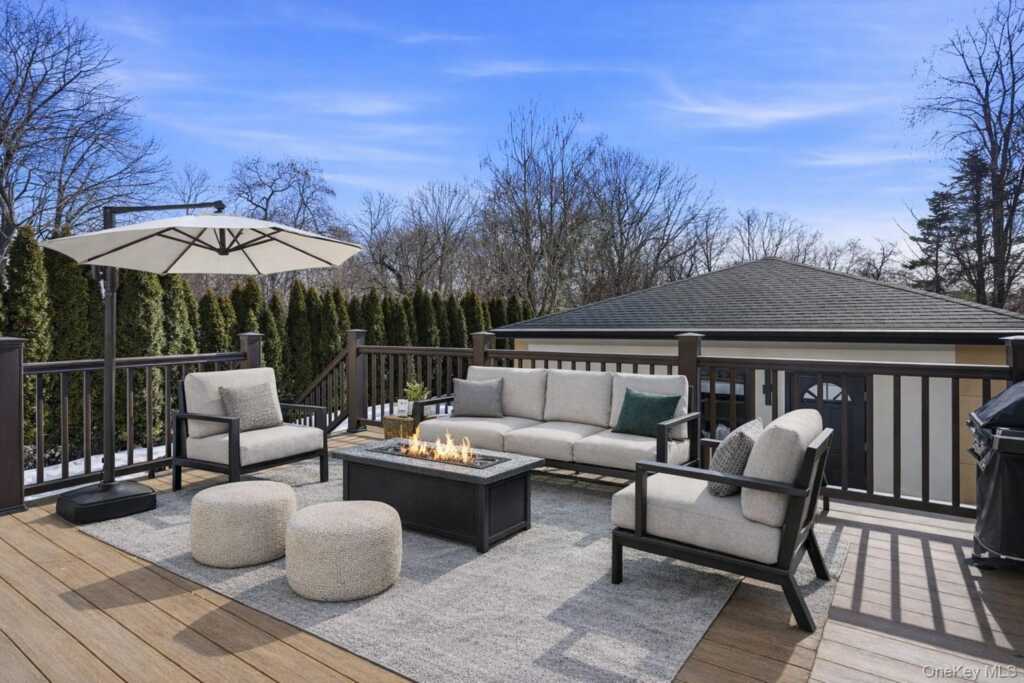 31 Gedney Way, White Plains, NY 10605 - Photo 7 of 44