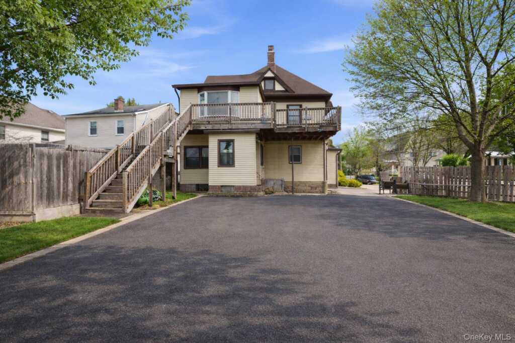 57 Park Avenue, Suffern, NY 10901 - Photo 4 of 26