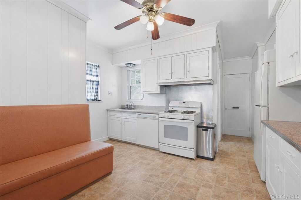 57 Park Avenue, Suffern, NY 10901 - Photo 7 of 26