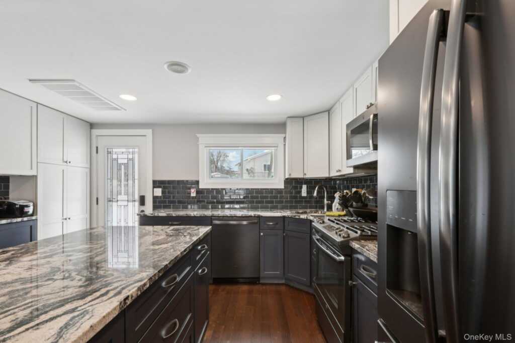 18 Lake Road, Stony Point, NY 10980 - Photo 8 of 18