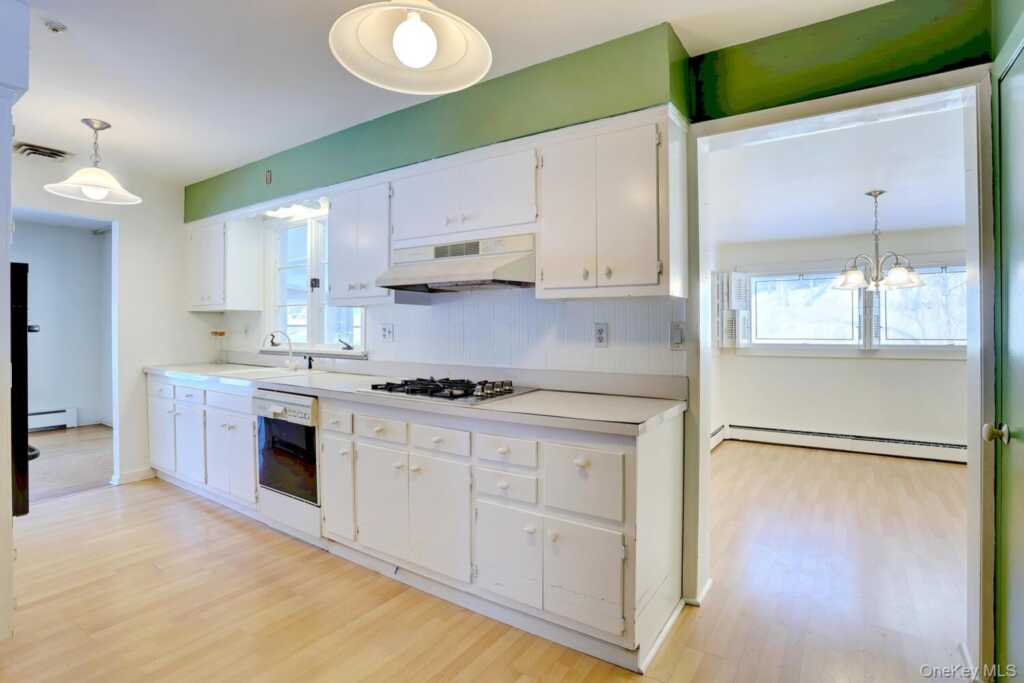 5 Steinway Court, Suffern, NY 10901 - Photo 13 of 49