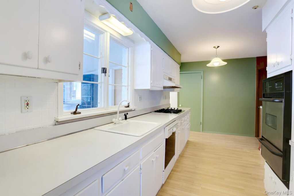 5 Steinway Court, Suffern, NY 10901 - Photo 14 of 49