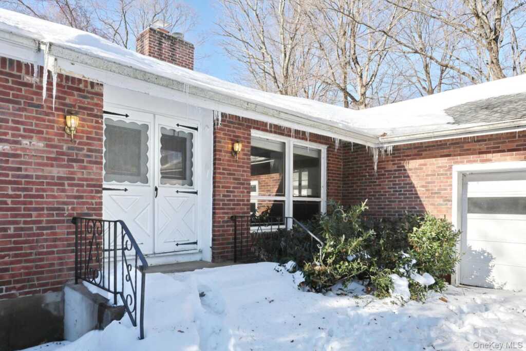 5 Steinway Court, Suffern, NY 10901 - Photo 2 of 49