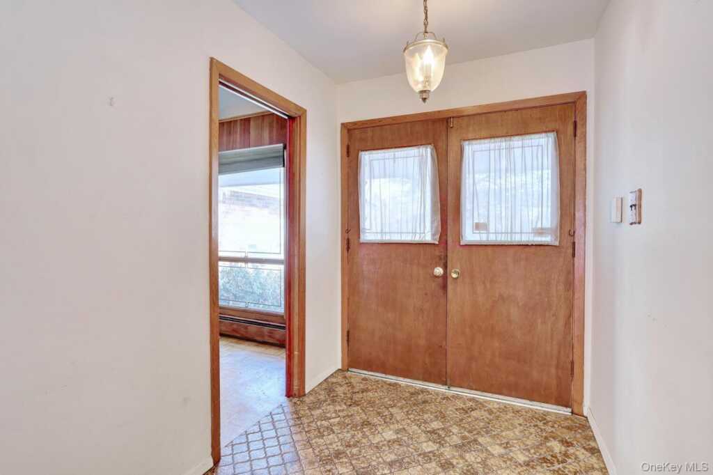 5 Steinway Court, Suffern, NY 10901 - Photo 3 of 49