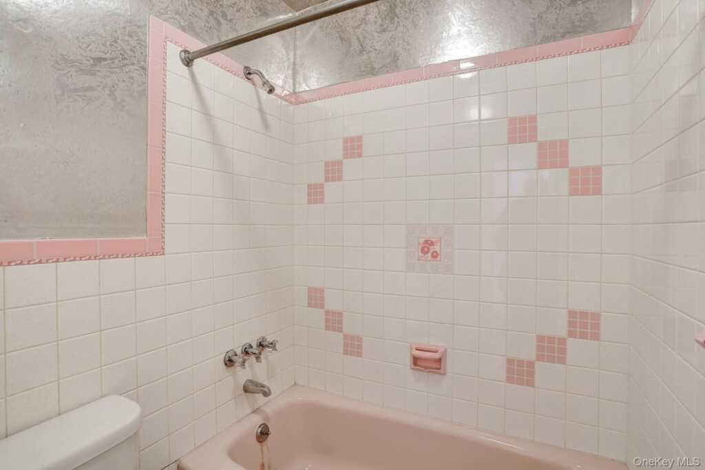 5 Steinway Court, Suffern, NY 10901 - Photo 35 of 49