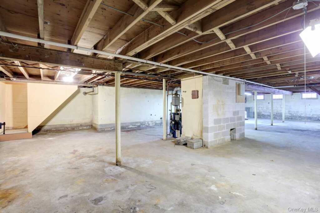 5 Steinway Court, Suffern, NY 10901 - Photo 37 of 49