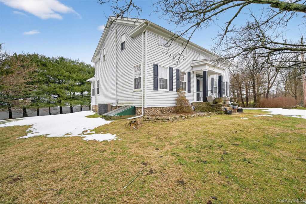 161 Washburns Lane, Stony Point, NY 10980 - Photo 3 of 33