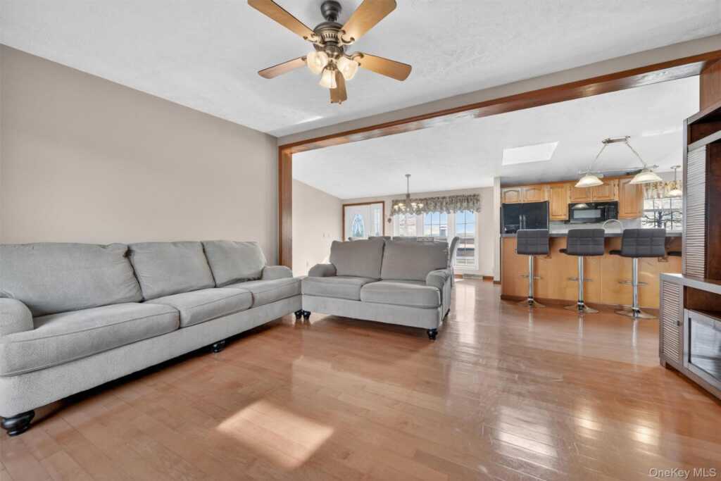 31 Thamsen Drive, Stony Point, NY 10980 - Photo 12 of 36