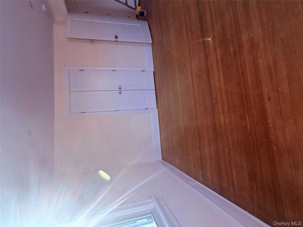 22 Regent Street, Rye, NY 10573 - Photo 7 of 12