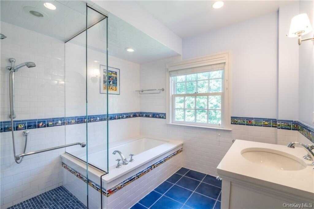 25 Jerome Avenue, New Rochelle, NY 10804 - Photo 14 of 29