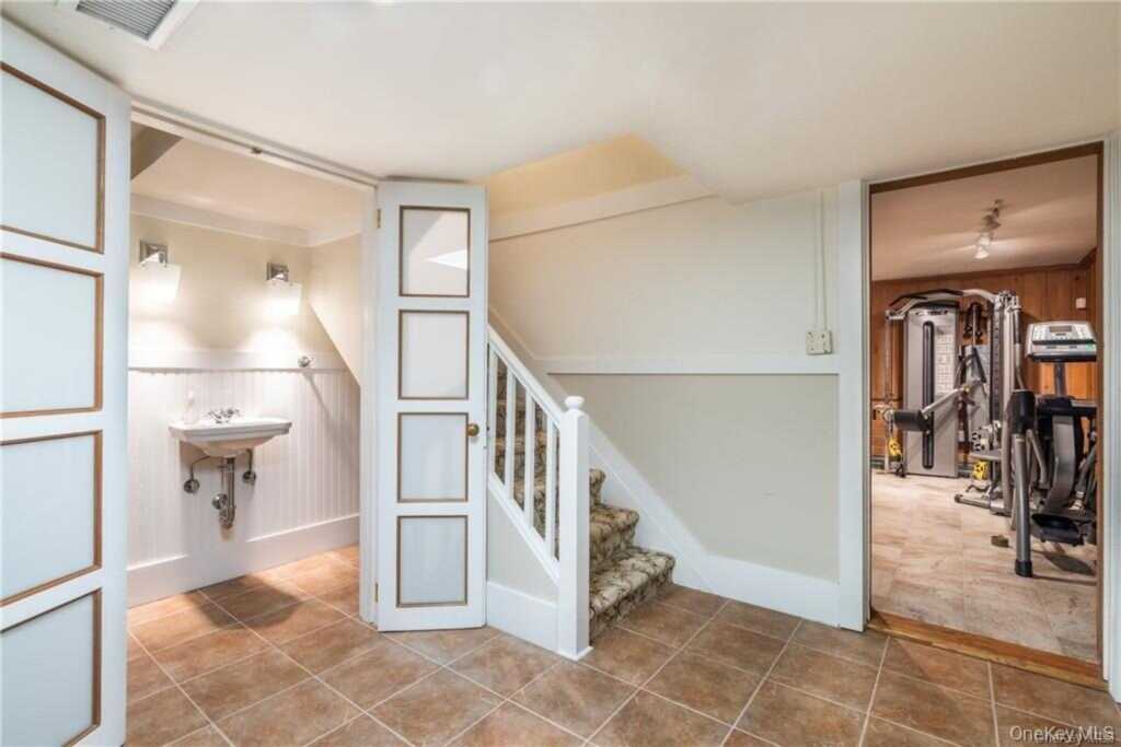 25 Jerome Avenue, New Rochelle, NY 10804 - Photo 19 of 29