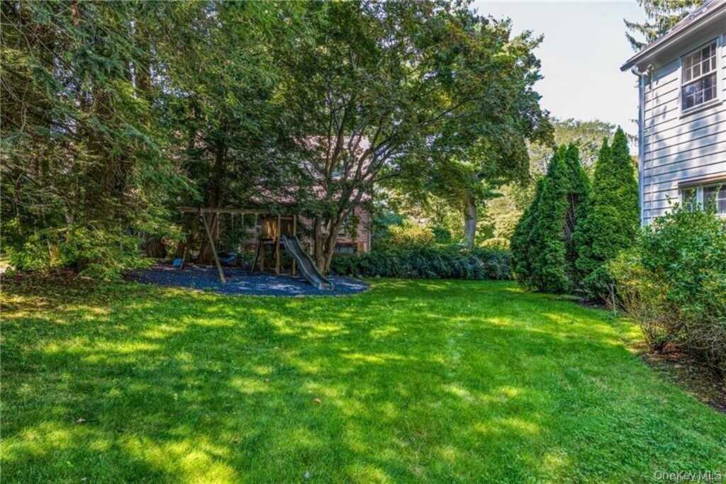 25 Jerome Avenue, New Rochelle, NY 10804 - Photo 23 of 29